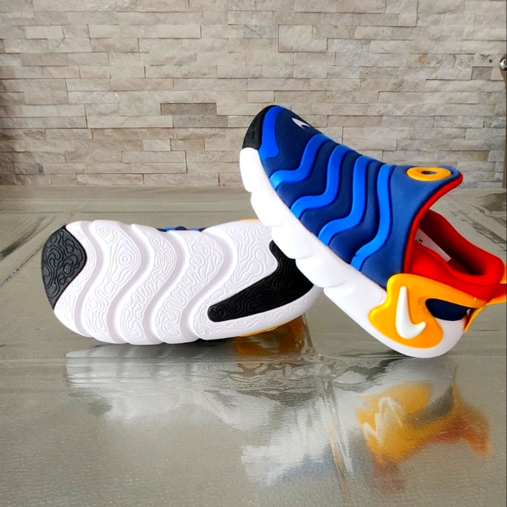 NIKE Dynamo Go (no-tie) - (NWOT)